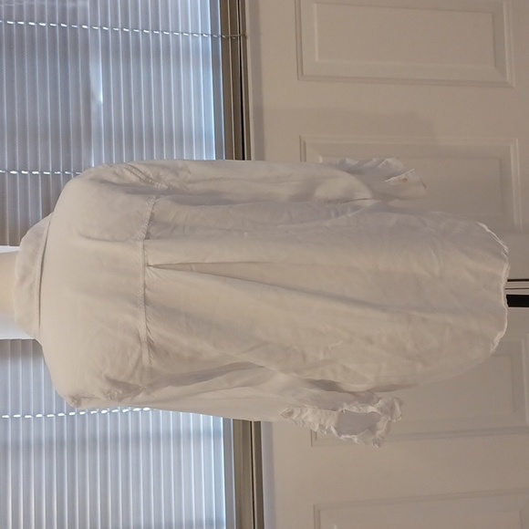 4/$80 White 3/4 Sleeve Blouse - Size Medium - Picture 4 of 7